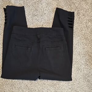 Slimsation By Multiples Black Capris